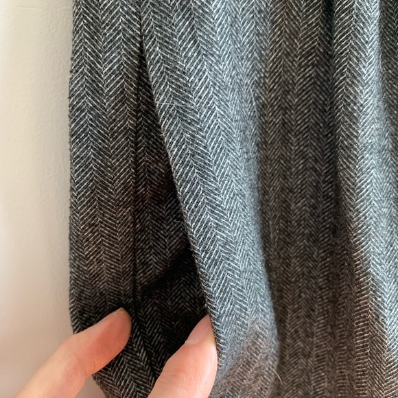 Aritzia - Babaton - elastic waist dress pants - Picture 5 of 7